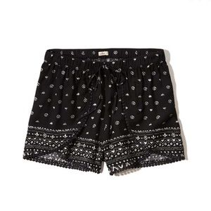 Hollister Black Pattern Edged Petal Shorts